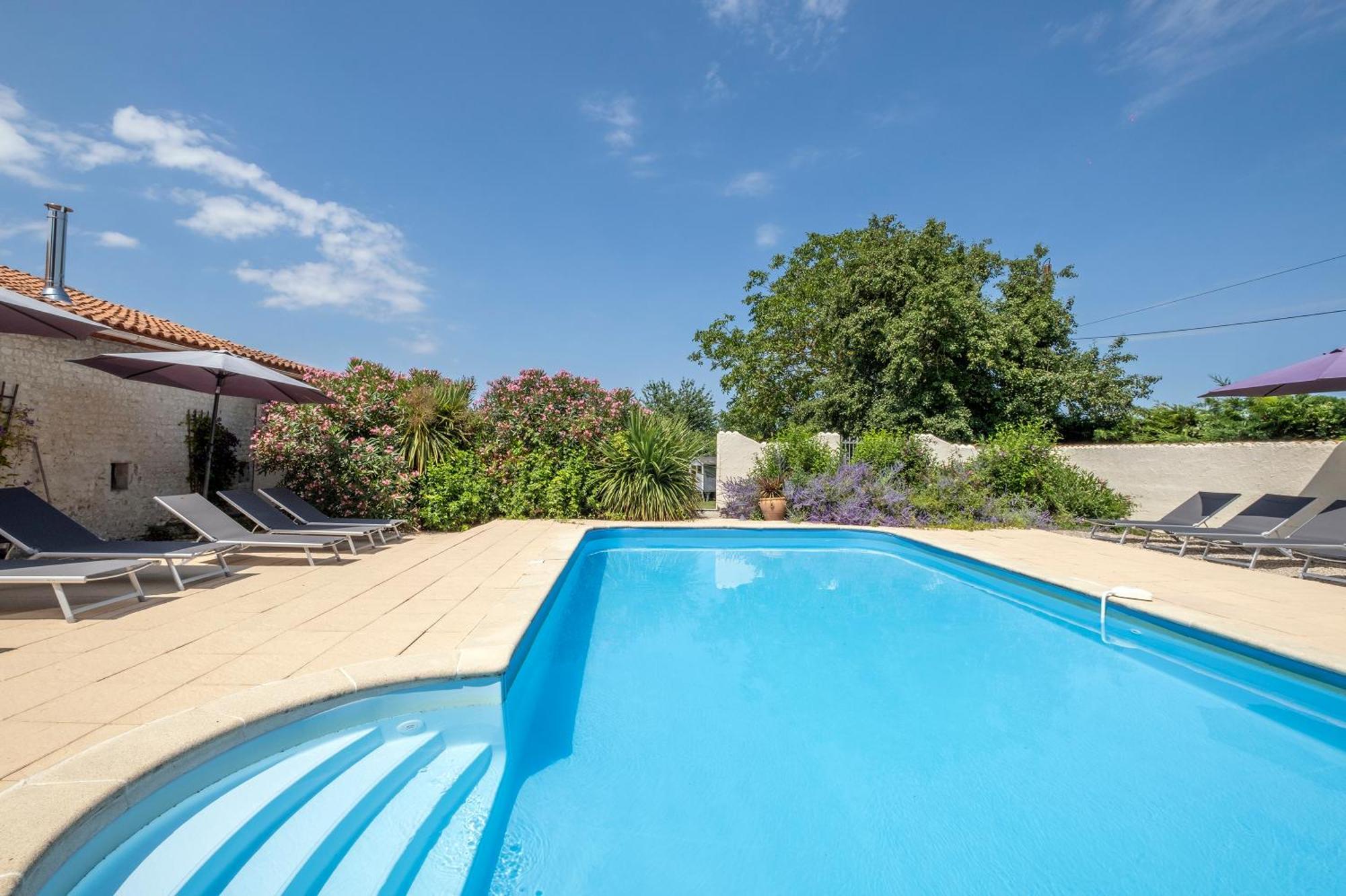 Domaine Chez Les Rois Bed & Breakfast Berneuil  Dış mekan fotoğraf