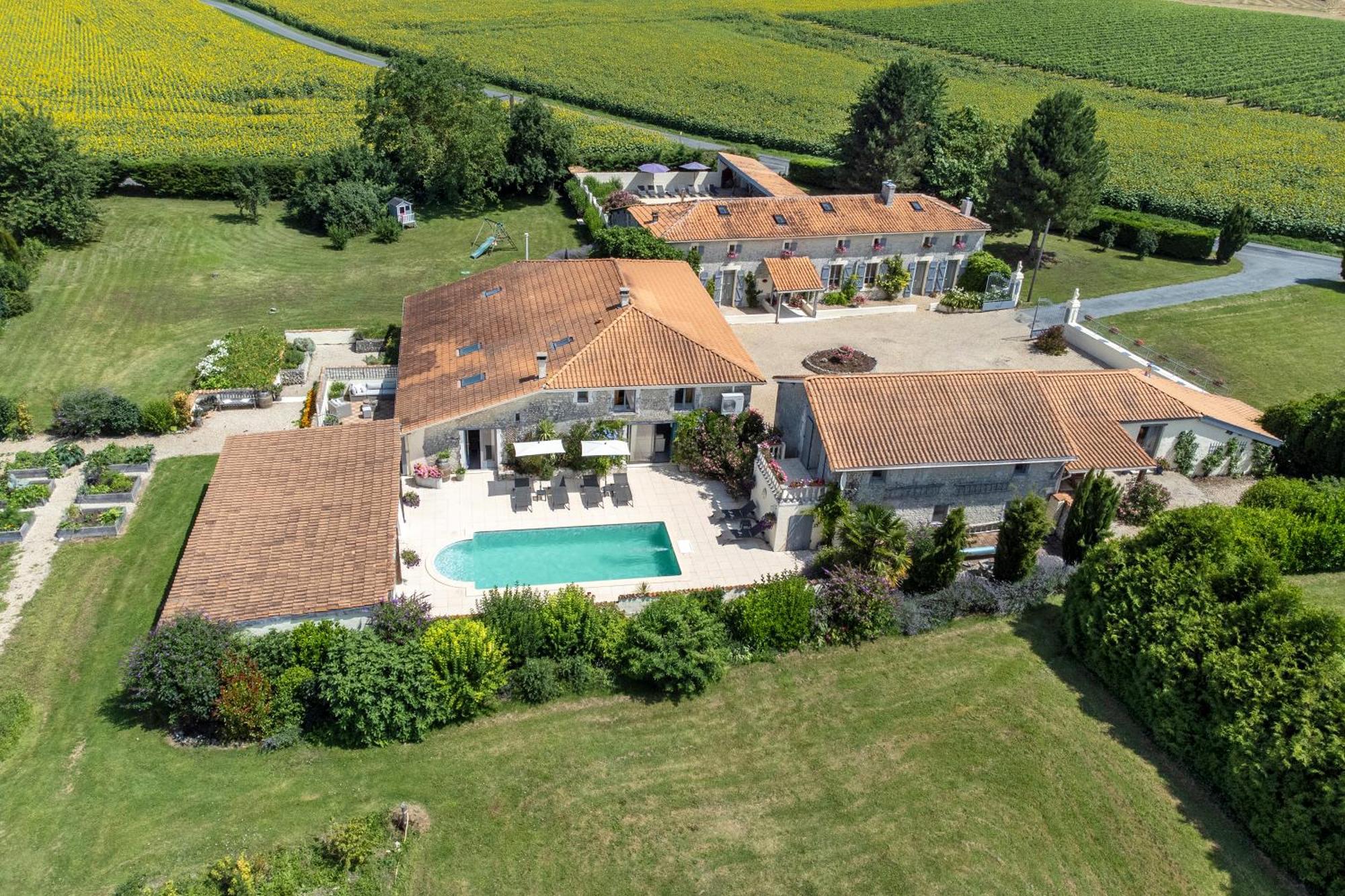 Domaine Chez Les Rois Bed & Breakfast Berneuil  Dış mekan fotoğraf
